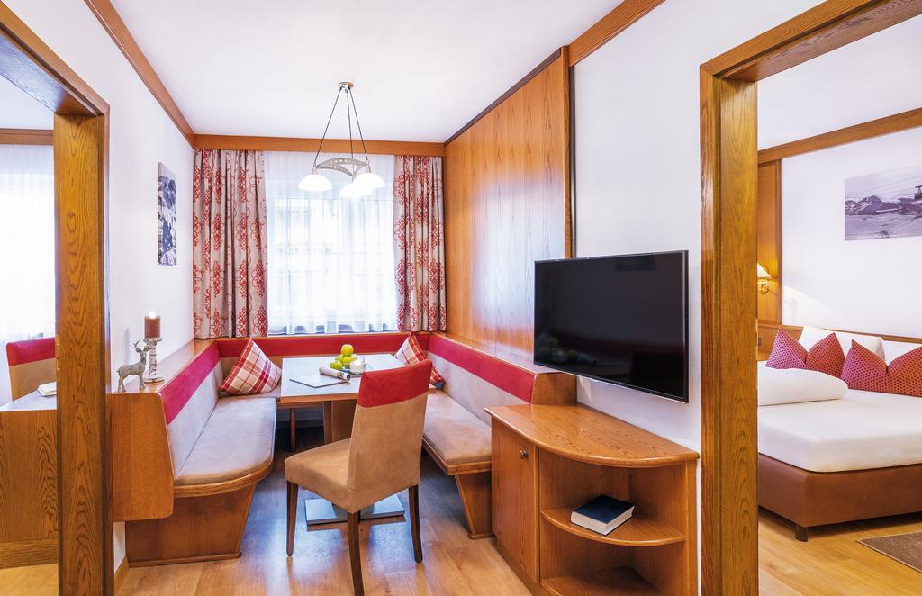 Hotel Garni Chasa Sulai ايشجل المظهر الخارجي الصورة