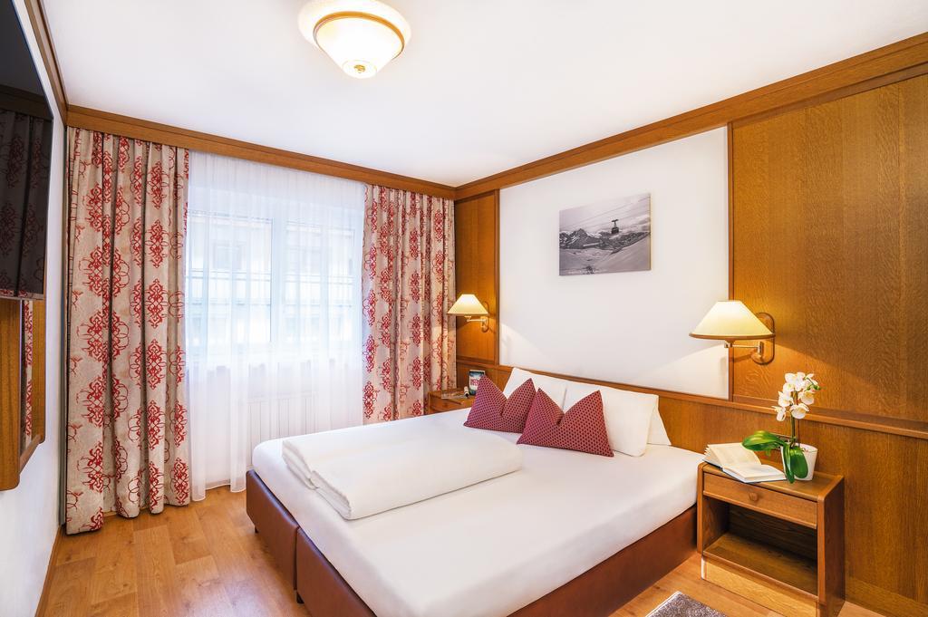 Hotel Garni Chasa Sulai ايشجل المظهر الخارجي الصورة